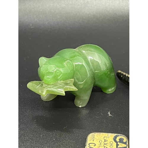 68 - Selection of small collectables to include bronze/brass crocodile, jade bear & penguin, tiny ceramic... 