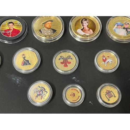 10 - Selection of 15 collectors coins to include Princess Diana, Elvis & painted decimal coins etc, in di... 