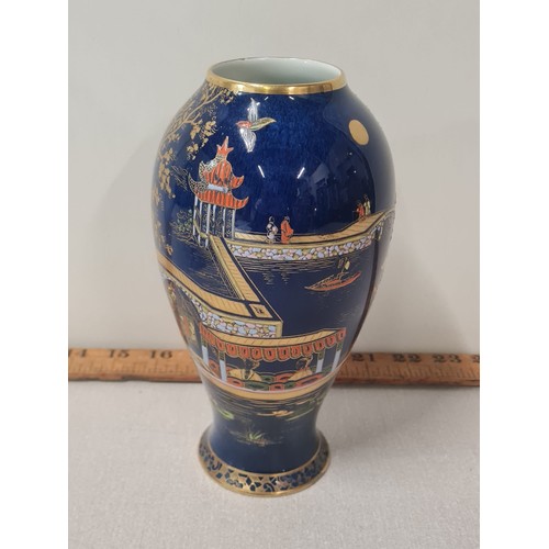 39 - Carlton ware blue mikado vase.
20cm h