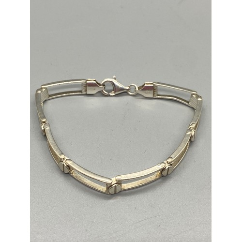 176A - Silver 925 bracelet with screw details.