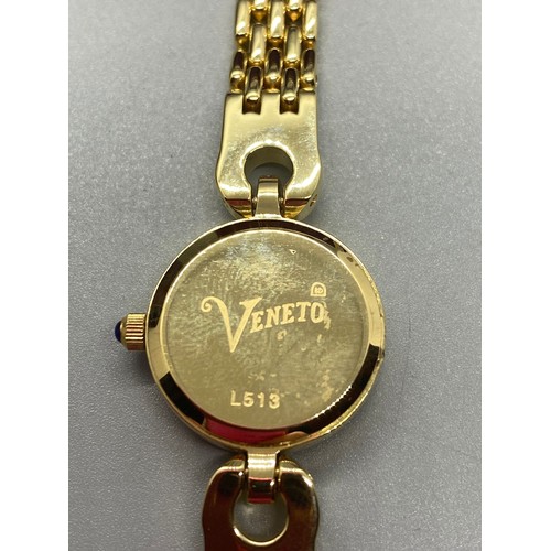 188C - Boxed ladies Rotary wrist watch with extra links and manual.