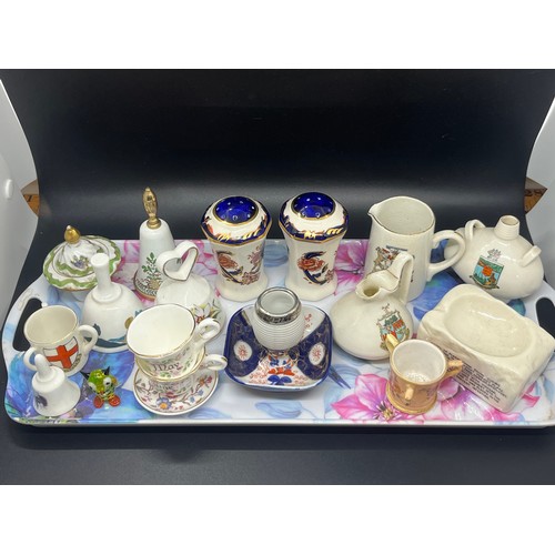 303 - Tray of collectables to include ceramic match striker Mason's, Royal Worcester etc