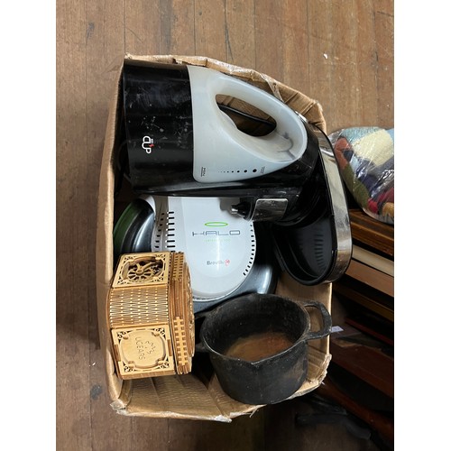 531 - Box of misc to include Halo fryer, Breville quick cup & vintage cast iron pot etc