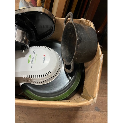 531 - Box of misc to include Halo fryer, Breville quick cup & vintage cast iron pot etc