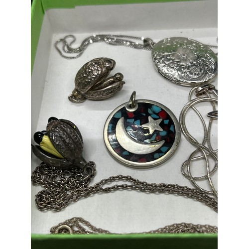 10 - selection of silver jewellery to include chains & pendants