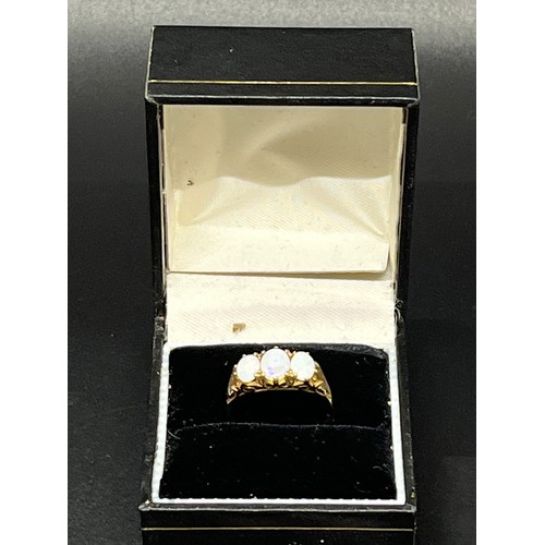 15 - 9ct gold & opal stone ladies ring