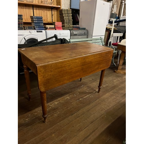 287 - Victorian drop end table with drawer.