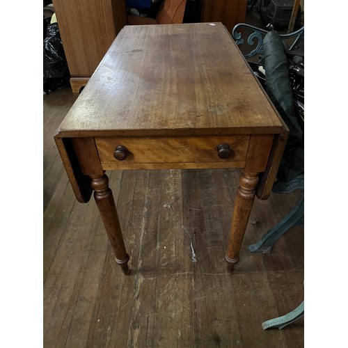 287 - Victorian drop end table with drawer.