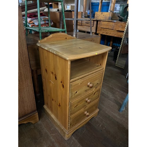 328 - Pine 3 drawer chest
75cm h