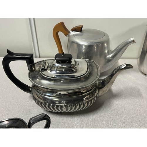 302 - Selection of plated ware to include silver plated tea sets & piquot ware.