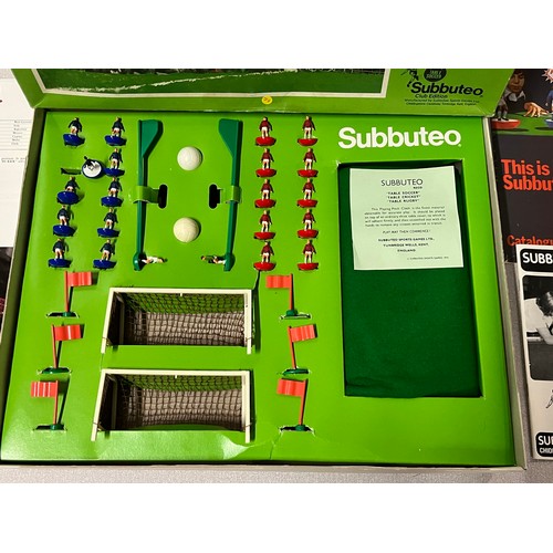 16 - Vintage Subbuteo table soccer club edition