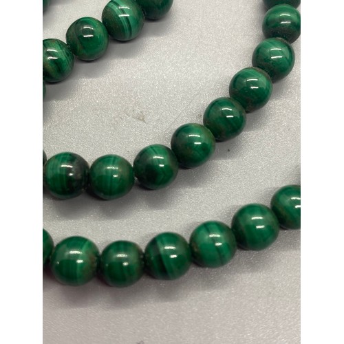 112 - Vintage Malachite beaded necklace with 9ct gold clasp and catch.