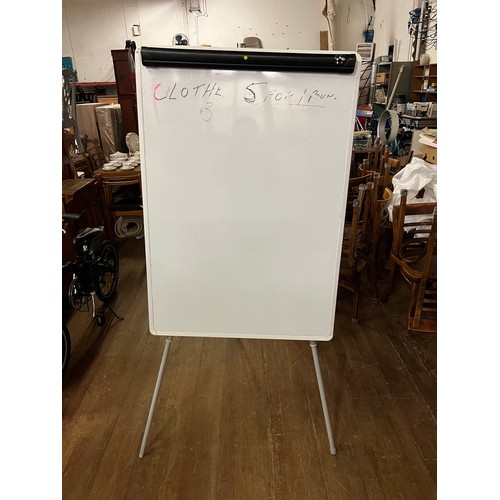 450 - Folding white board