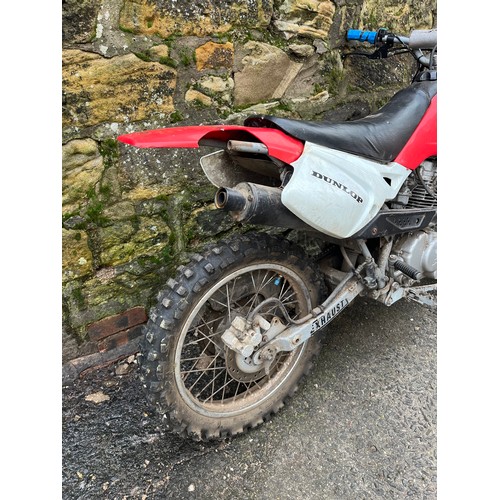 322 - Xtreme DNA 125cc motorcross bike , the bike does run however has been sitting about & can do with se... 