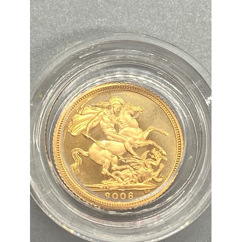 251 - 2006 gold proof half sovereign with certificate of authenticity (No. 2345) in presentation case.