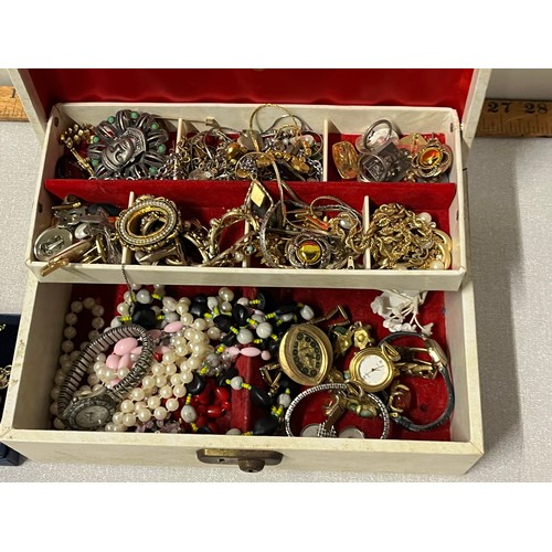 128 - Jewellery box and large qty of costume jewellery.