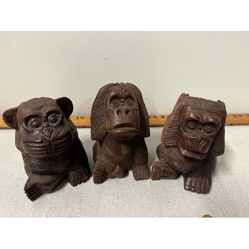 79 - 5 x carved wooden figures comprising 3 monkeys, mouse & bear from Wilderswil (Black Forest area)