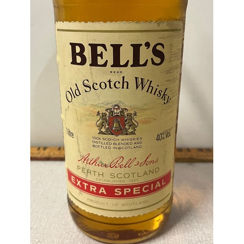 230 - Vintage Bell's 1 litre 'old scotch whisky' extra special.