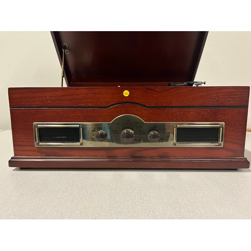 344 - Vintage style turn table/radio with USB.