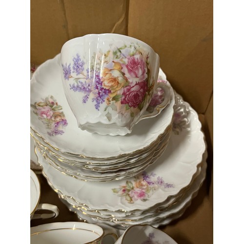 346 - Box of vintage tea ware to include Salisbury etc.