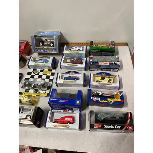 198 - 24 x model collectors cars to include Oxford die-cast & super car etc.