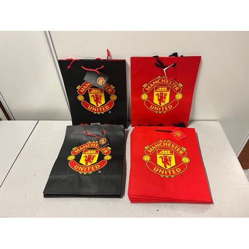 292 - quantity of 18 new manchester united gift bags