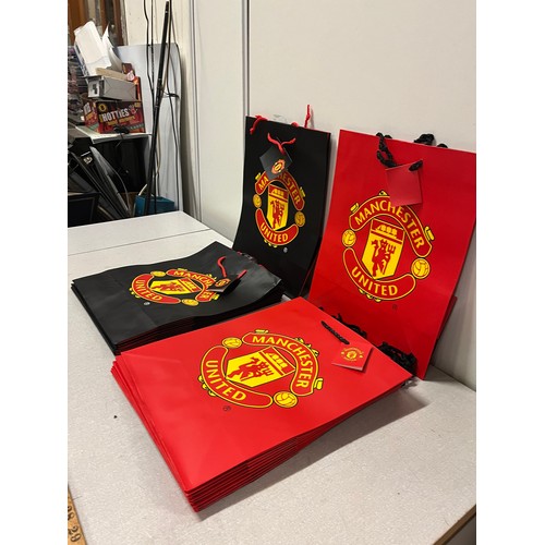 293 - quantity of 18 new manchester united gift bags