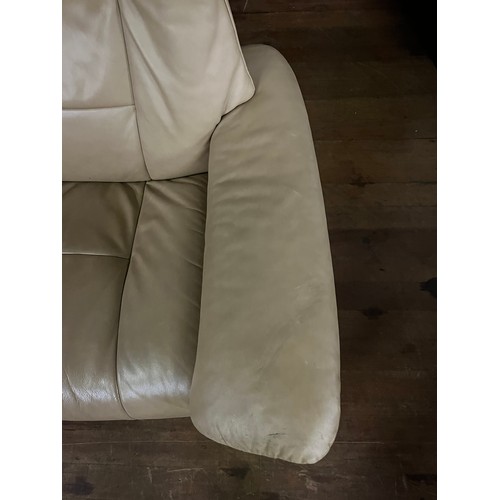 202 - Stressless Windsor 2 seater recliner sofa.