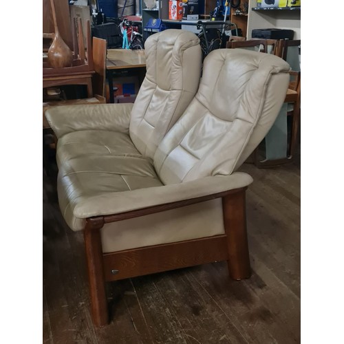 202 - Stressless Windsor 2 seater recliner sofa.