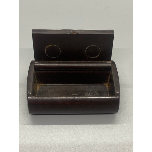 223 - Vintage Bakelite snuff box.