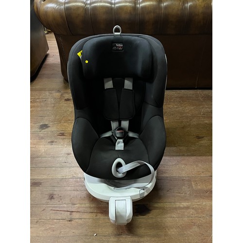 381 - Britax Romer isofix car seat