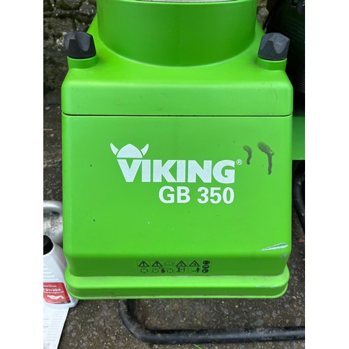 368 - Viking GB 350 Briggs & Stratton petrol chipper/shredder with instructions, 2 stroke engine oil & pet... 