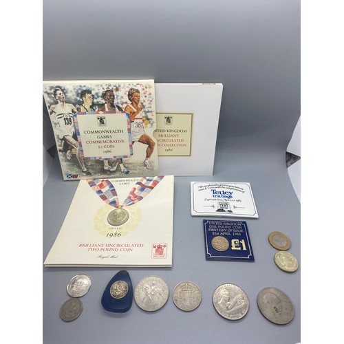 146 - Collection of coins to include Commonwealth games £2 coin, Tetley teabags £1 coin and Prince Of Wale... 