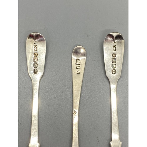 159 - Birmingham silver pepper pot and 3 silver condiment ladles.
79grams without glass insert