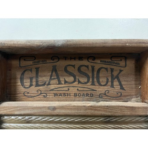 256 - Vintage British Glassick wash board