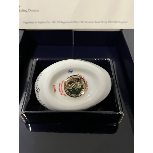 47 - Royal Crown Derby collectors guild members pack with gold stopper 'Duckling' only available to memeb... 