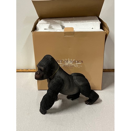 476 - Boxed Out of Africa leonardo, gorilla
24cm h