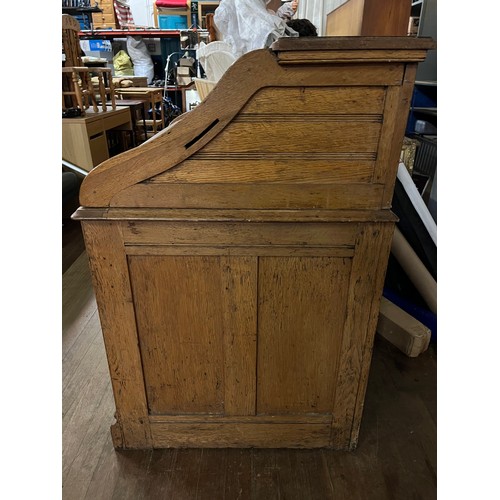 81 - Antique oak roll top desk 
(needs oiled)
106cm x 110cm h x 74cm d