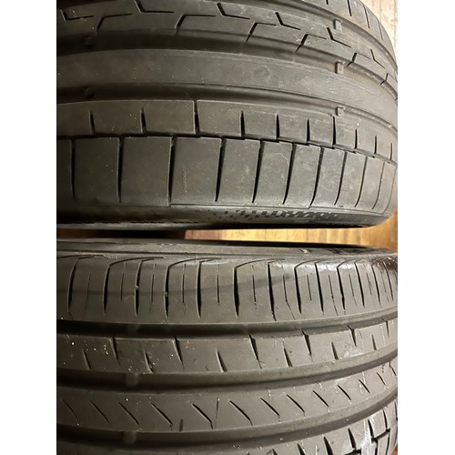 314 - 2 x Continental tyre 235/35 R 19 91Y extra load part worn