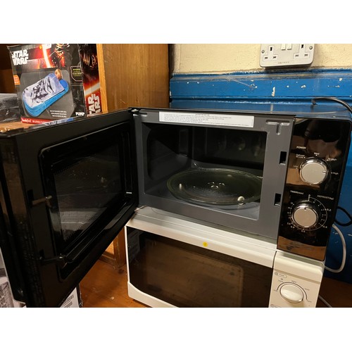 240 - russell hobbs microwave