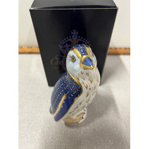 201 - Royal Crown Derby gold stopper fairy penguin paperweight with box.
11cm tall