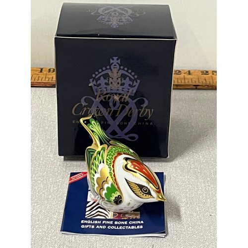 214 - Royal Crown Derby gold stopper firecrest paperweight with box.