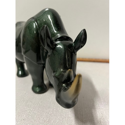 91 - large aynsley animal kingdom rhino with box.
28cm long