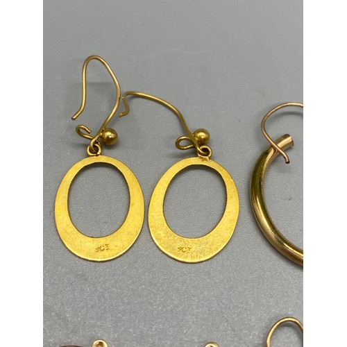 56 - Selection of gold earrings 8.97g