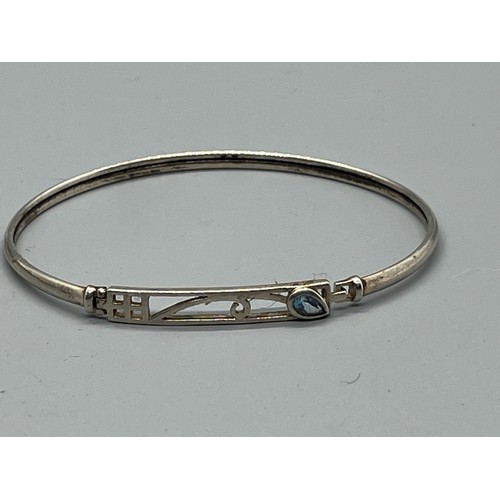 194 - 2 silver bangles