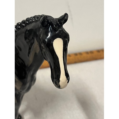 285 - Vintage limited edition horse 'The Black Hunter' by John Beswick 129/500 with certificate.