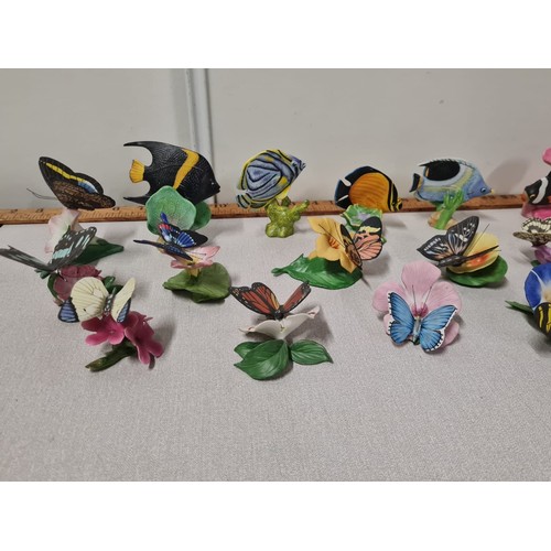 104 - 24 Franklin Mint ceramic butterflies & fish.