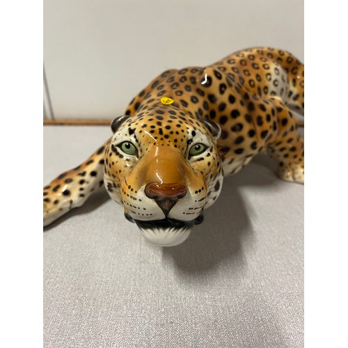 1 - Large Vintage Italian Giovanni Ronzan porcelain cheetah signed.
64cm l