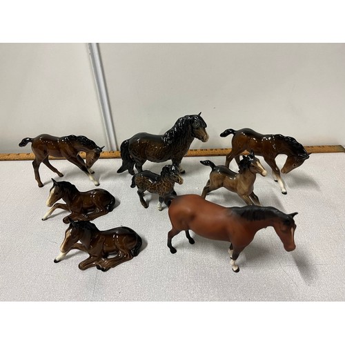 21 - 8 Vintage Beswick horses various sizes