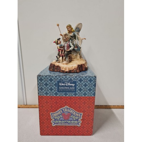 142 - Walt Disney showcase collection 'Wishing upon a star' with original box. 21cm tall